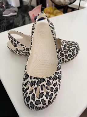 CROCS Leopard Print Slingback Flats in Cream & Black
